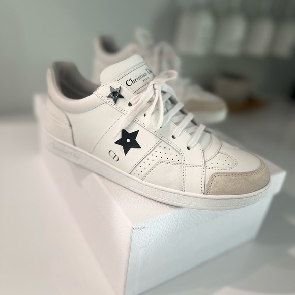 Dior Star Sneaker
White Calfskin and Suede Calfskin size 36.5/ 6.5 - Picture 1 of 6